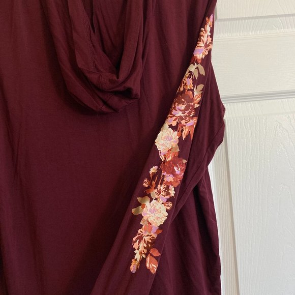 Torrid Floral Long Sleeve Hoodie Plus Size Red Pink Size 2XL Super Soft - Picture 1 of 5